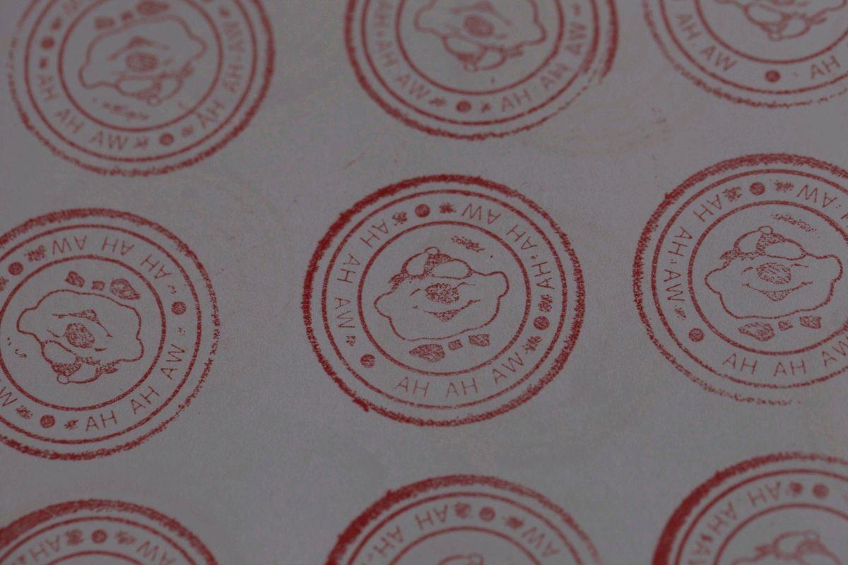娃哈哈客服回应网友用瓶盖当公章