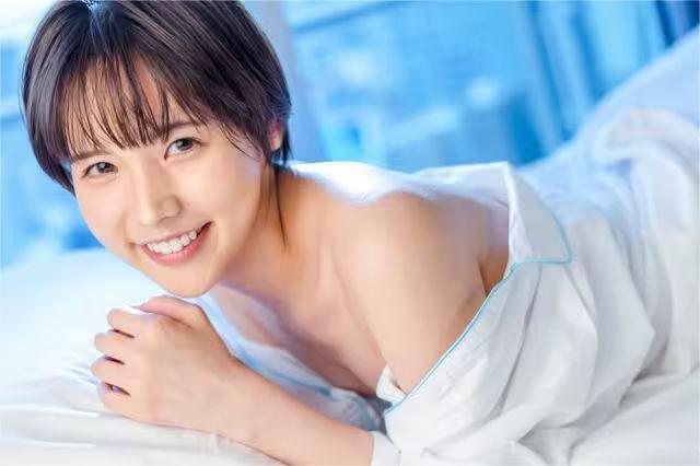 女优柴崎春首次素颜出镜?和男优第一次一起过夜