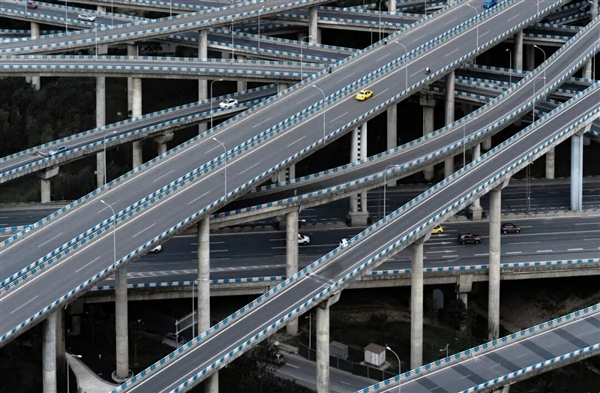 重庆铁路桥惊现第五层!不愧是魔幻8D城市-图1 重庆铁路桥惊现第五层!不愧是魔幻8D城市-图1