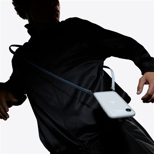 苹果客服回应iPhone 17挂绳卖479元:使用环保材质 罗永浩:可以说脏话吗-图3 苹果客服回应iPhone 17挂绳卖479元:使用环保材质 罗永浩:可以说脏话吗-图3