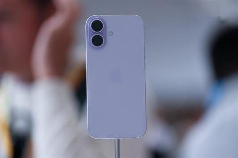 果粉刚换iPhone16：自称小丑 被库克背刺了(图3)
