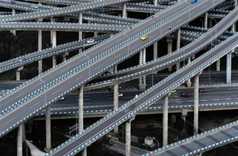 重庆铁路桥惊现第五层！不愧是魔幻8D城市