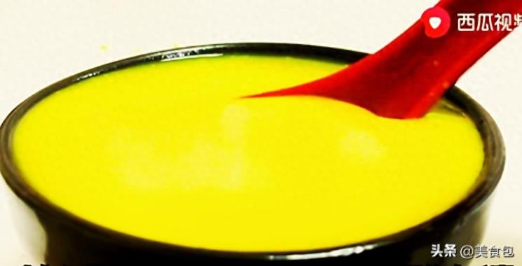 三分钟教你会做丝滑爽口，口感细腻的牛奶南瓜粥