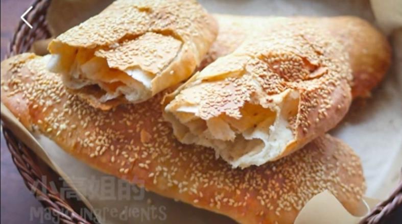 三分钟教你会做满口留香的薄脆烧饼