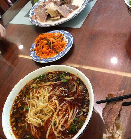 正宗牛肉面的做法是什么？如何在家做出地道口味？