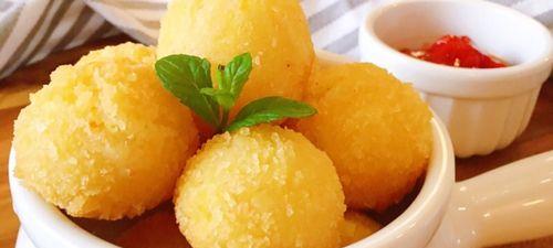 爆浆土豆芝士球怎么做？详细步骤和技巧是什么？