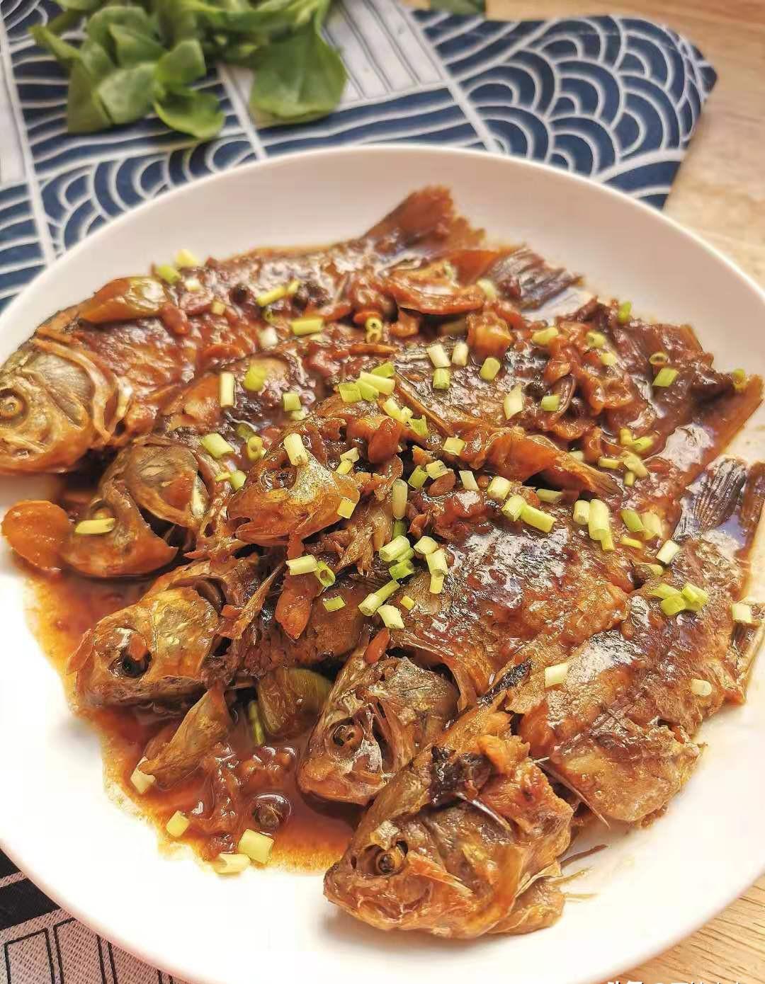 嘎鱼的做法：做法鱼香茄子的做法