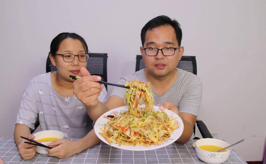 炒饼的做法：怎样做炒饼的饼子