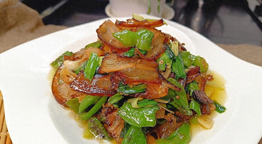 腊肉和什么菜炒好吃：腊肉炒菜的做法大全