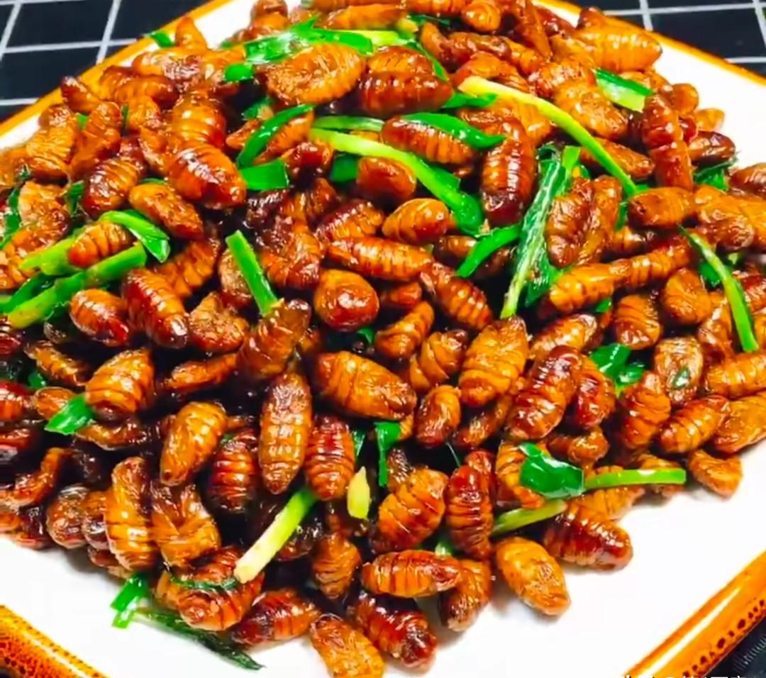 干煸蚕蛹的做法：做法蚕蛹干煸视频