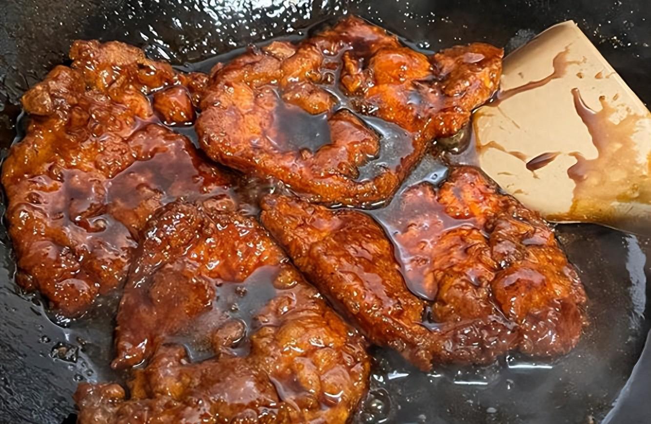 红烧大排的做法（红烧排⻣）