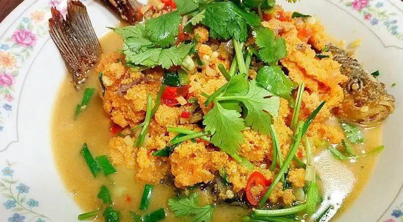 鲫鱼汤鲜到舔碗，鱼籽做法超简单，你家常做吗？