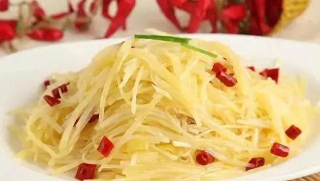 酸辣土豆丝3个秘诀，家常菜变下饭神器，你会做吗？