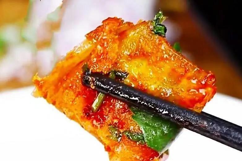 街头烤冷面秘方曝光，5分钟学会，女友吃到舔盘子