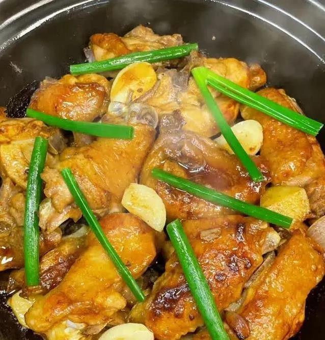 砂锅鸡煲香翻天，侄女吃光盘子，下一顿她还想来抢！