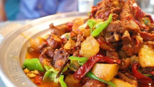 家常大盘鸡超简单做法，3步做出饭店味，香到邻居敲门