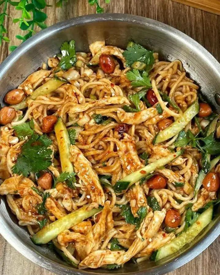 一个人吃饭也能超满足？三款拌面做法，简单到爆却美味翻倍