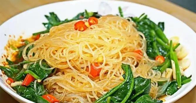 家常凉拌菠菜粉丝，酸辣爽口3分钟学会，饭店大厨都点赞