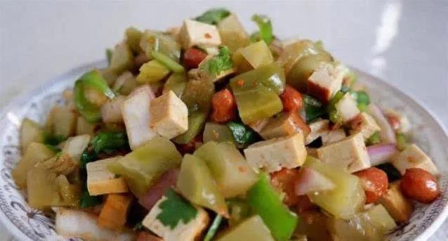 榨菜秒变下饭神器？一拌就成，卷饼煎饼全靠它！