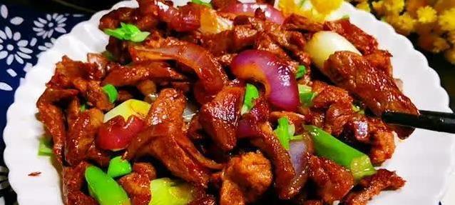 夏天流汗多吃这肉，3分钟炒出比牛肉香的美味，你家常备吗？