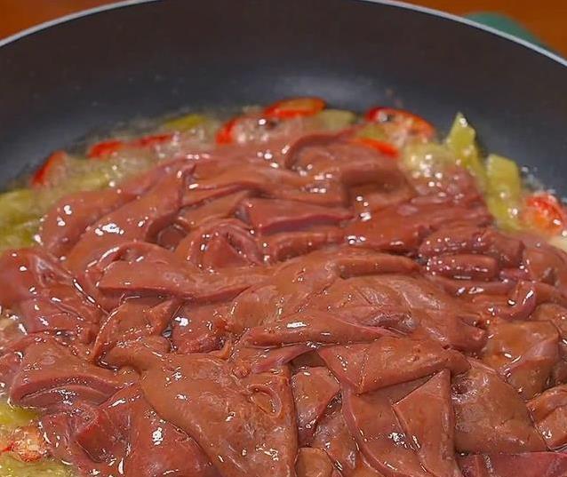 10分钟搞定小炒猪肝，家常菜也能秒变大厨杰作！