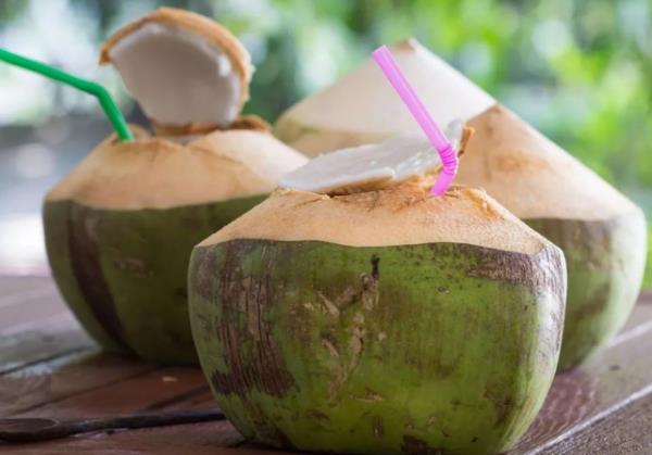 用吸管吸食更美味的4种水果 椰子常见 水蜜桃也能用吸管吸着吃？