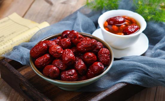 一日吃三枣一辈子不显老 红枣怎么吃才最补身体