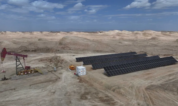 中国石油首座钙钛矿组件光伏示范电站投入使用:生产用绿电占比超95%-图1 中国石油首座钙钛矿组件光伏示范电站投入使用:生产用绿电占比超95%-图1