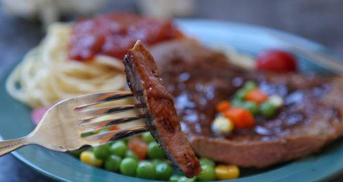 一口即化的原汁原味牛排制作方法，教你如何制作美味肉质细腻的牛排