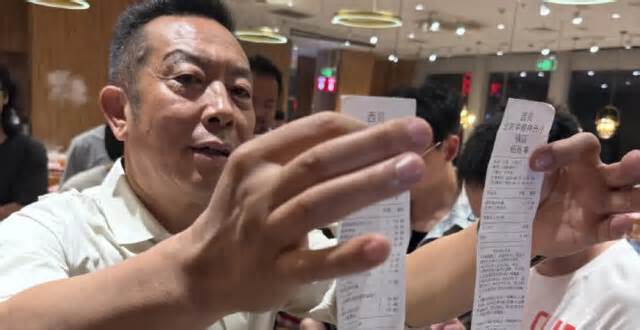 西贝贾国龙回应罗永浩吐槽“全是预制菜”:我骂不过罗永浩