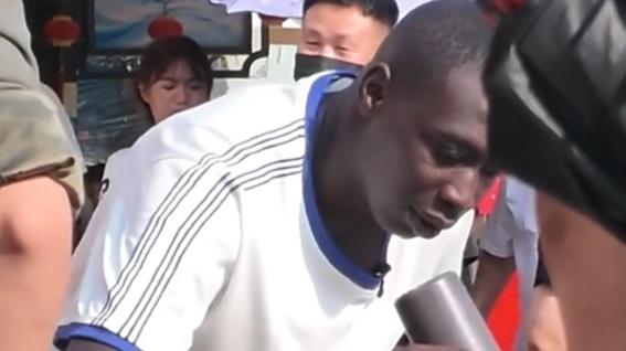 世界第二网红来了天津也得摊煎饼