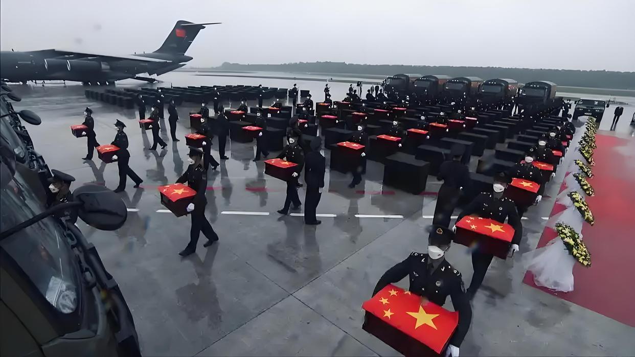 朱一龙现场迎接志愿军烈士回家