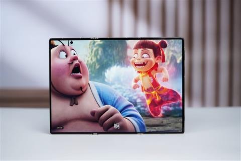 全球第2款三折叠！华为MateXTs非凡大师图赏(图9)
