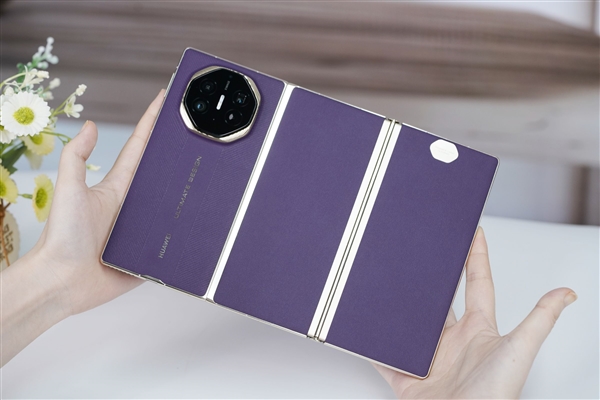 土卫八:太阳系最独特的天然卫星 四大未解之谜