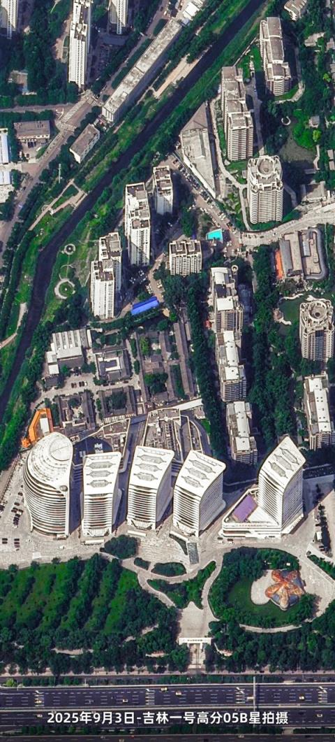 卫星俯瞰北京：现代化国际大都市的多元画卷(图3)