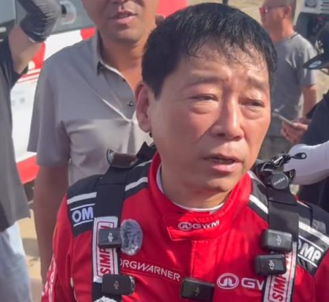 真车圈老炮！61岁的魏建军驾驶哈弗H9 
