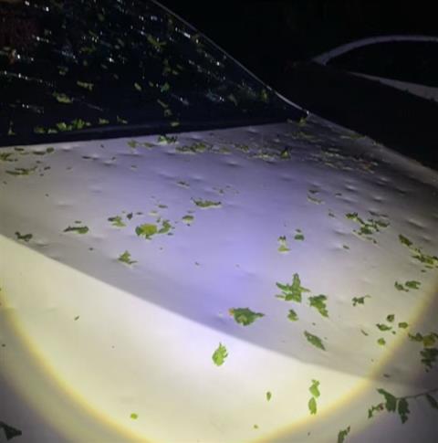 北京突降冰雹多车被砸坏！律师：冰雹砸车后