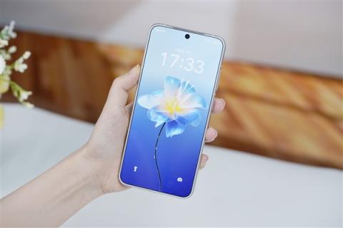 行业唯一四等边白面板！魅族22图赏