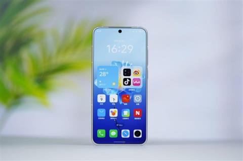 行业唯一四等边白面板！魅族22图赏(图3)