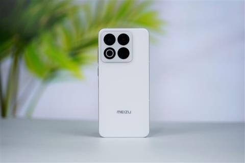 行业唯一四等边白面板！魅族22图赏(图9)