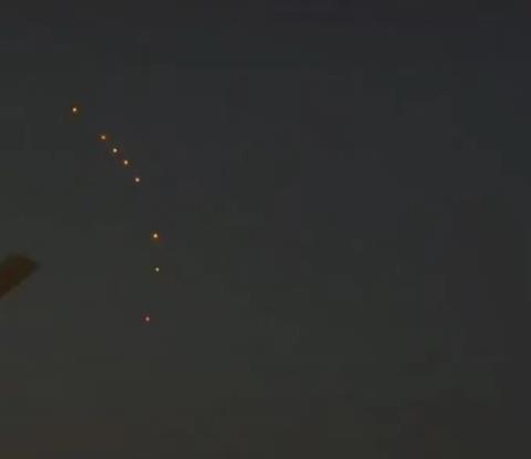 河南商丘上空出现UFO：静止悬停半分钟(图1)