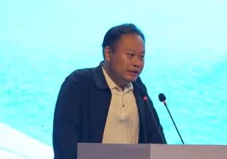 5000万粉丝博主“听风的蚕”自曝曾得肺癌：工作没了 靠读书改命(图1)