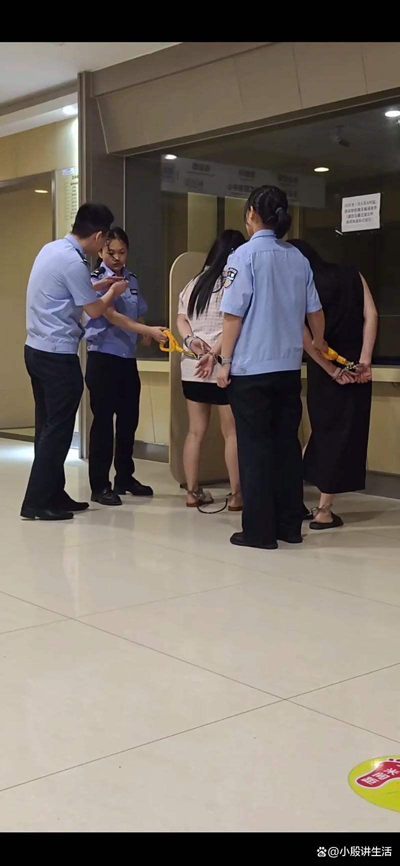 吉林长春:两名女子闹市被拷走?警方为此进行回应!