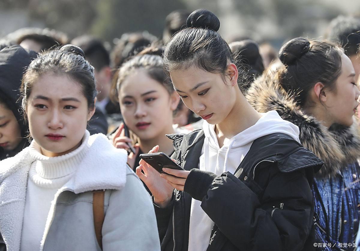素颜艺考被擦妆5次的女生开学了