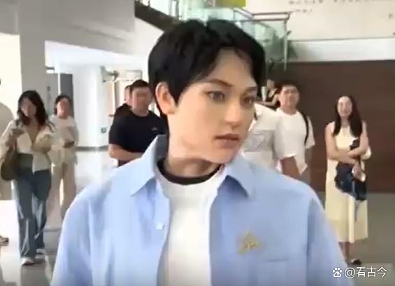 全国首位机器人博士生入学上戏?机器人都来卷学历啦!