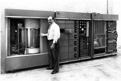 69年前 IBM发明第一块硬盘！容量只有3.75MB 但重达1吨(图3)