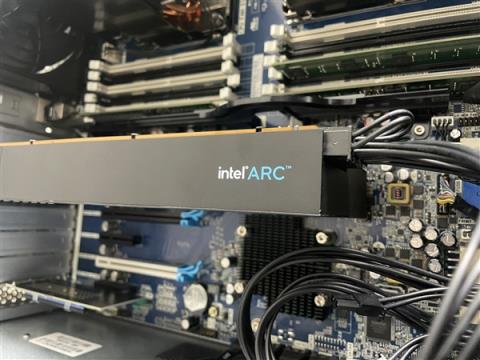 竟有512-bit16GB显存：Intel锐炫A750神秘样品曝光(图2)