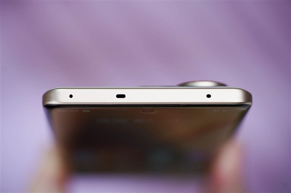 软包电芯能量密度400Wh/kg 孚能科技第三代半固态电池明年量产