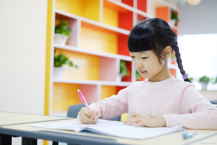 小孩几岁学写字合适？科普小孩学写字的注意事项