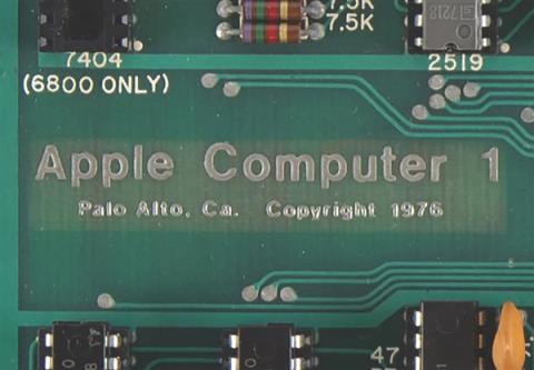 仅存世9台！稀有木盒版Apple-1拍卖：估价超210万元(图3)